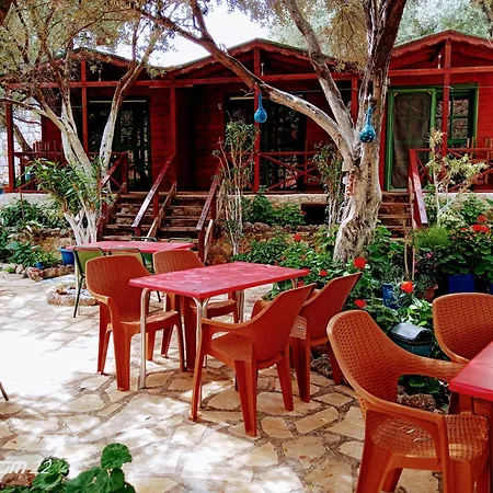 Efe Bungalov *